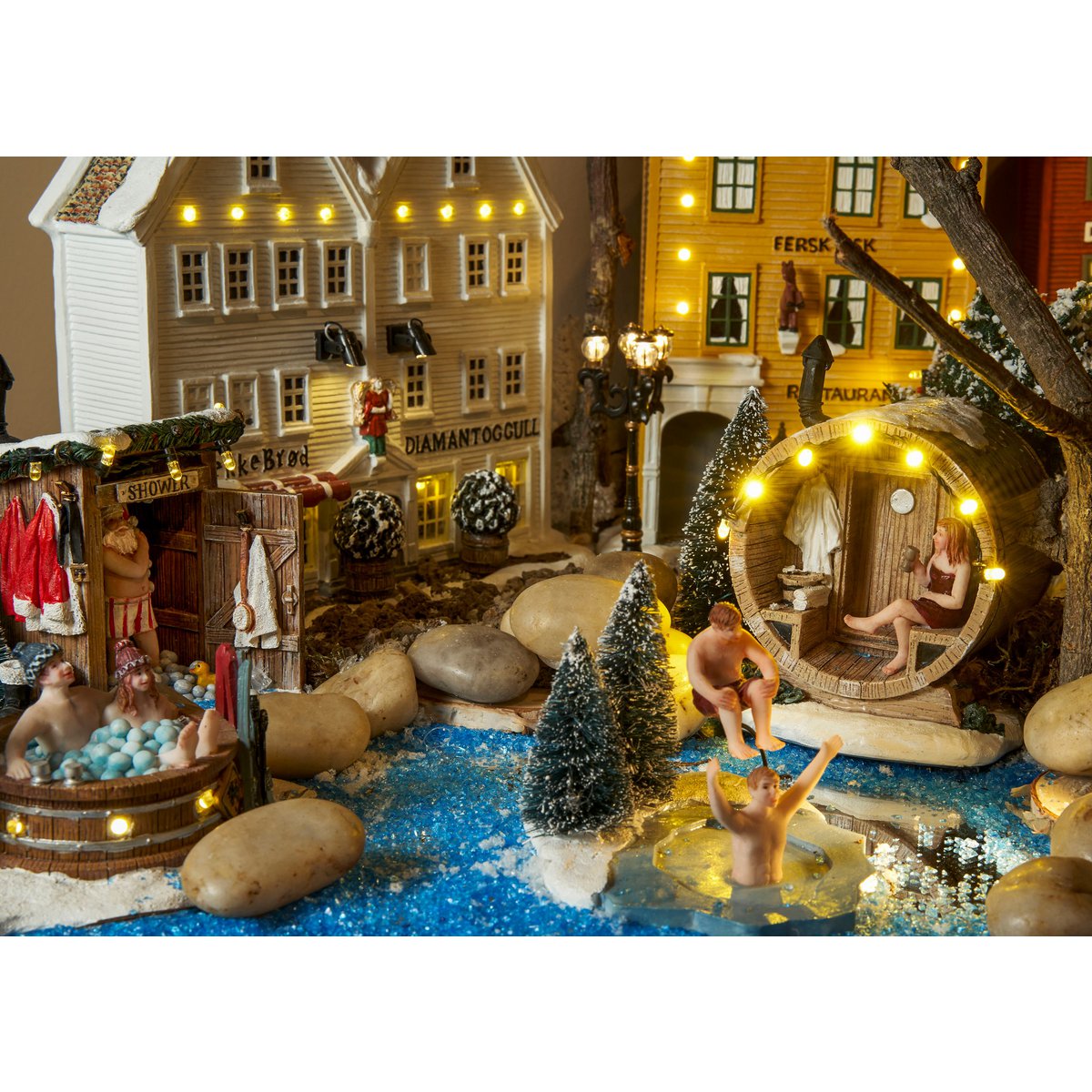 LuVille Weihnachtsdorf Miniatur nackter Weihnachtsmann – L10 x B9 x H11 cm