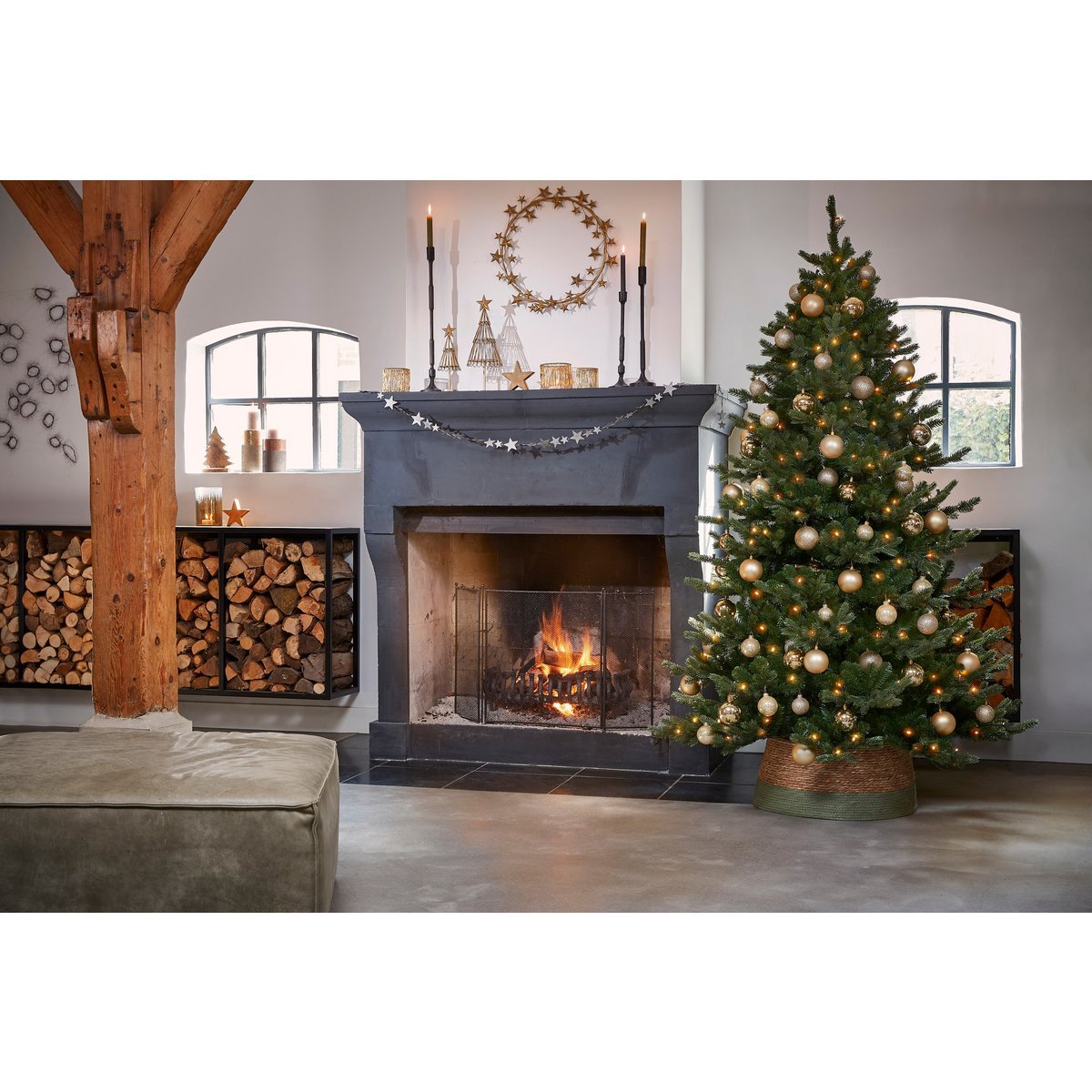 Sherwood Deluxe Künstlicher Weihnachtsbaum mit LED-Beleuchtung – H185 x Ø127 cm – Grün