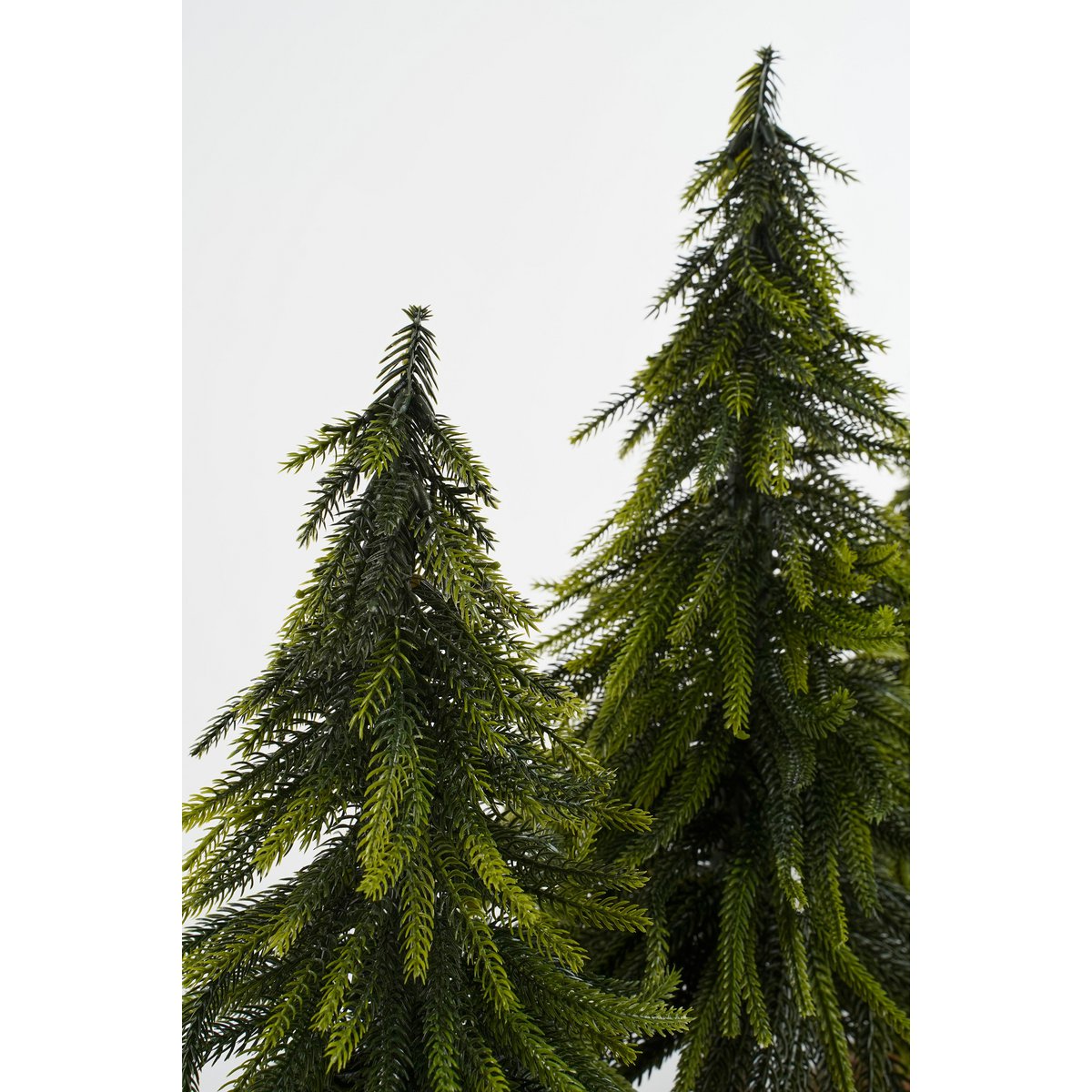 Deko-Baumstamm mit künstlichen Weihnachtsbäumen – L80 x H40 cm – Grün