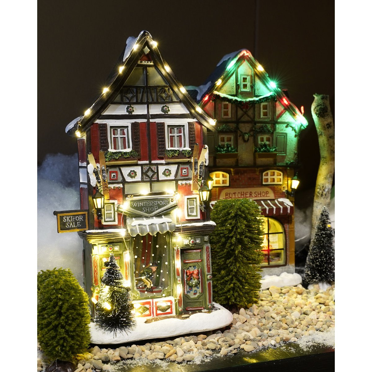 LuVille Weihnachtsdorf Miniatur-Wintersportgeschäft – L18 x B8 x H28 cm